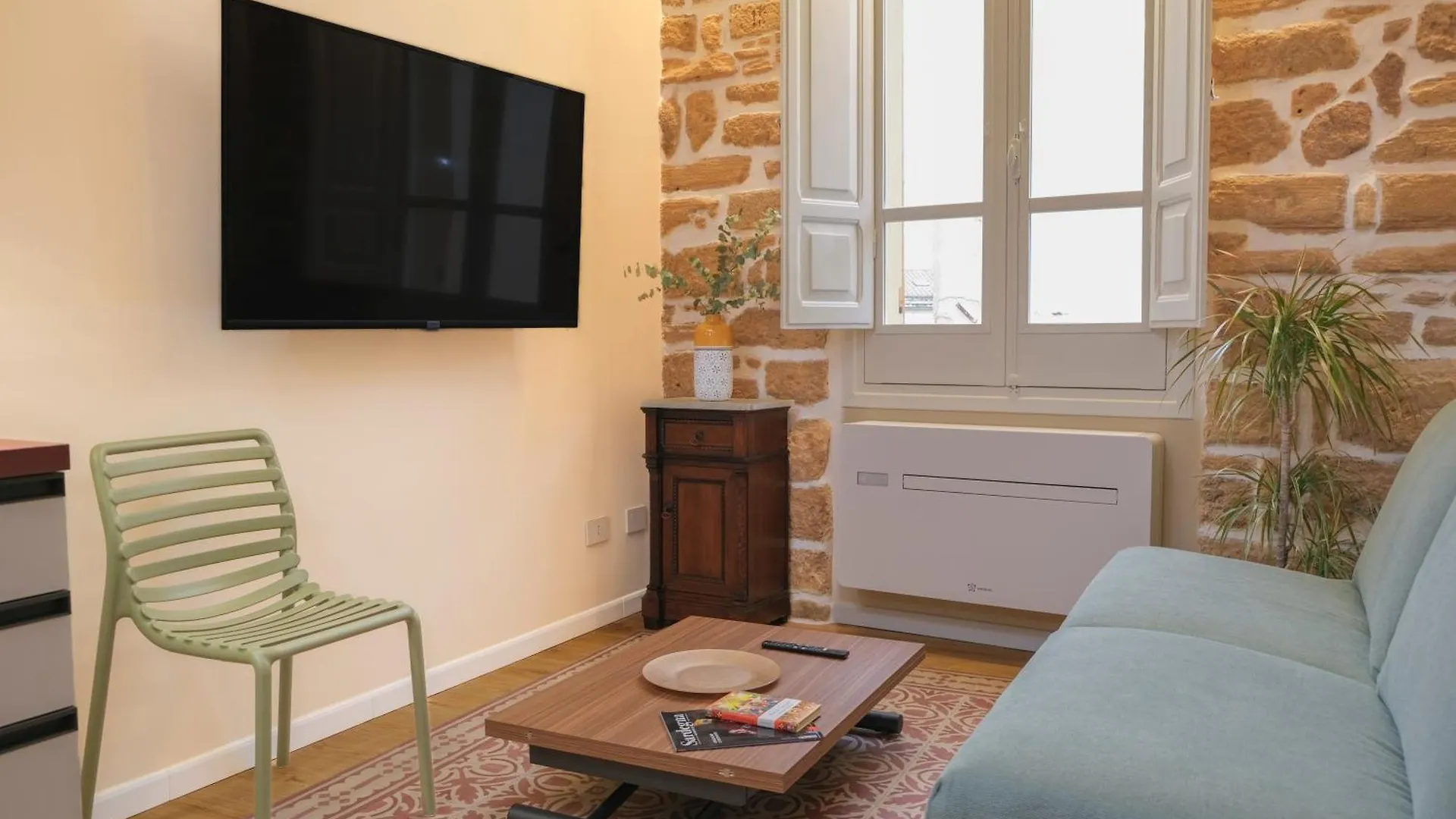Suite Apartment La Rajola location